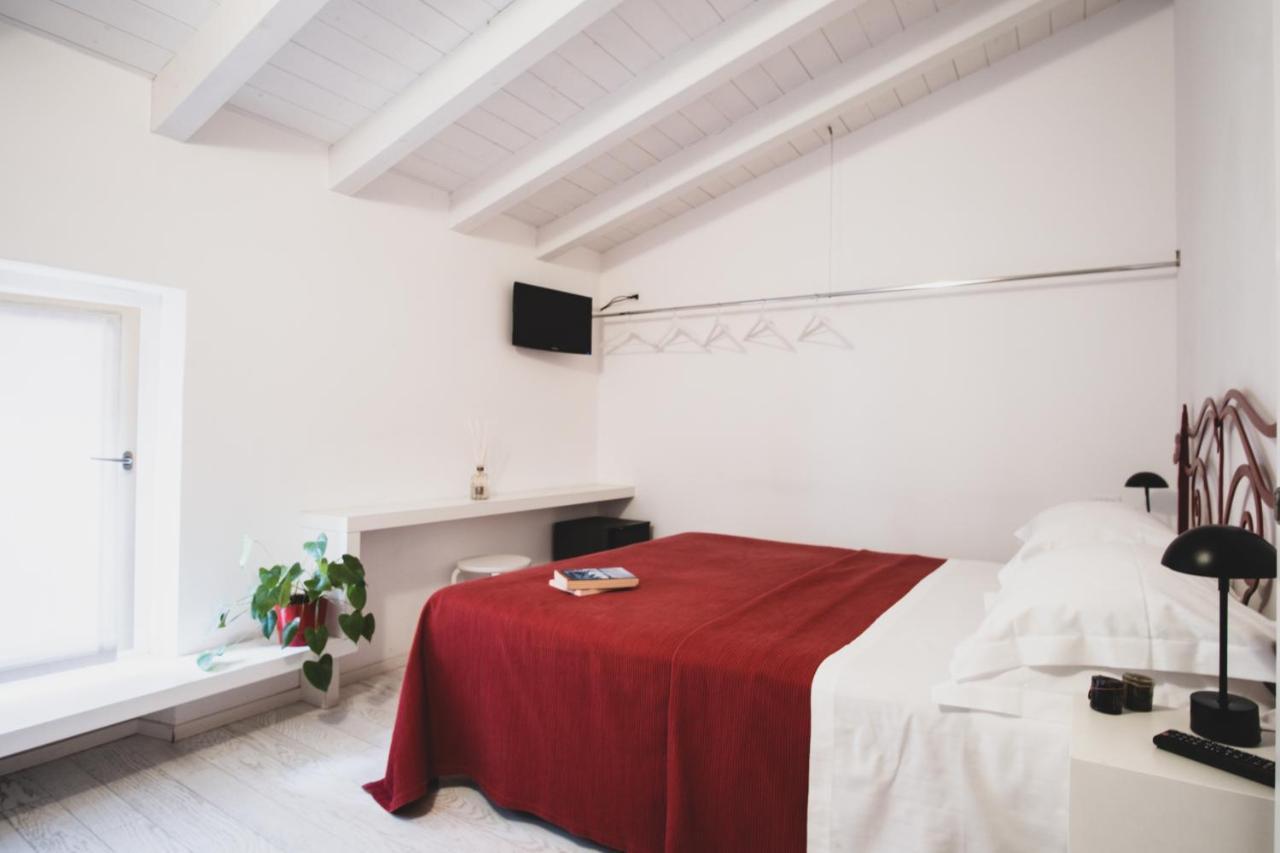 Casa Fola - City Centre Rooms เวโรนา ภายนอก รูปภาพ