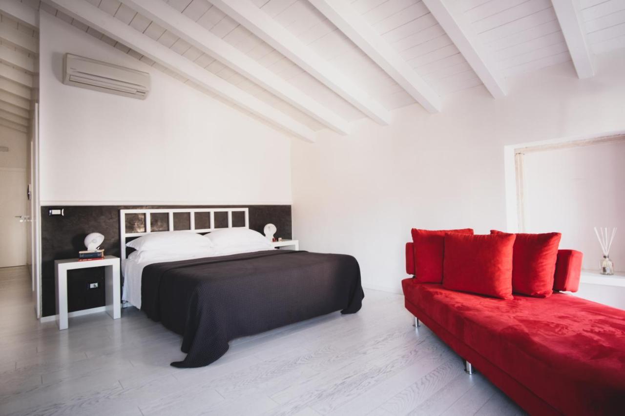 Casa Fola - City Centre Rooms เวโรนา ภายนอก รูปภาพ