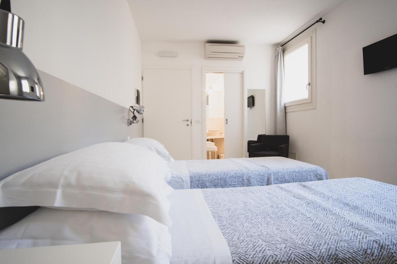 Casa Fola - City Centre Rooms เวโรนา ภายนอก รูปภาพ