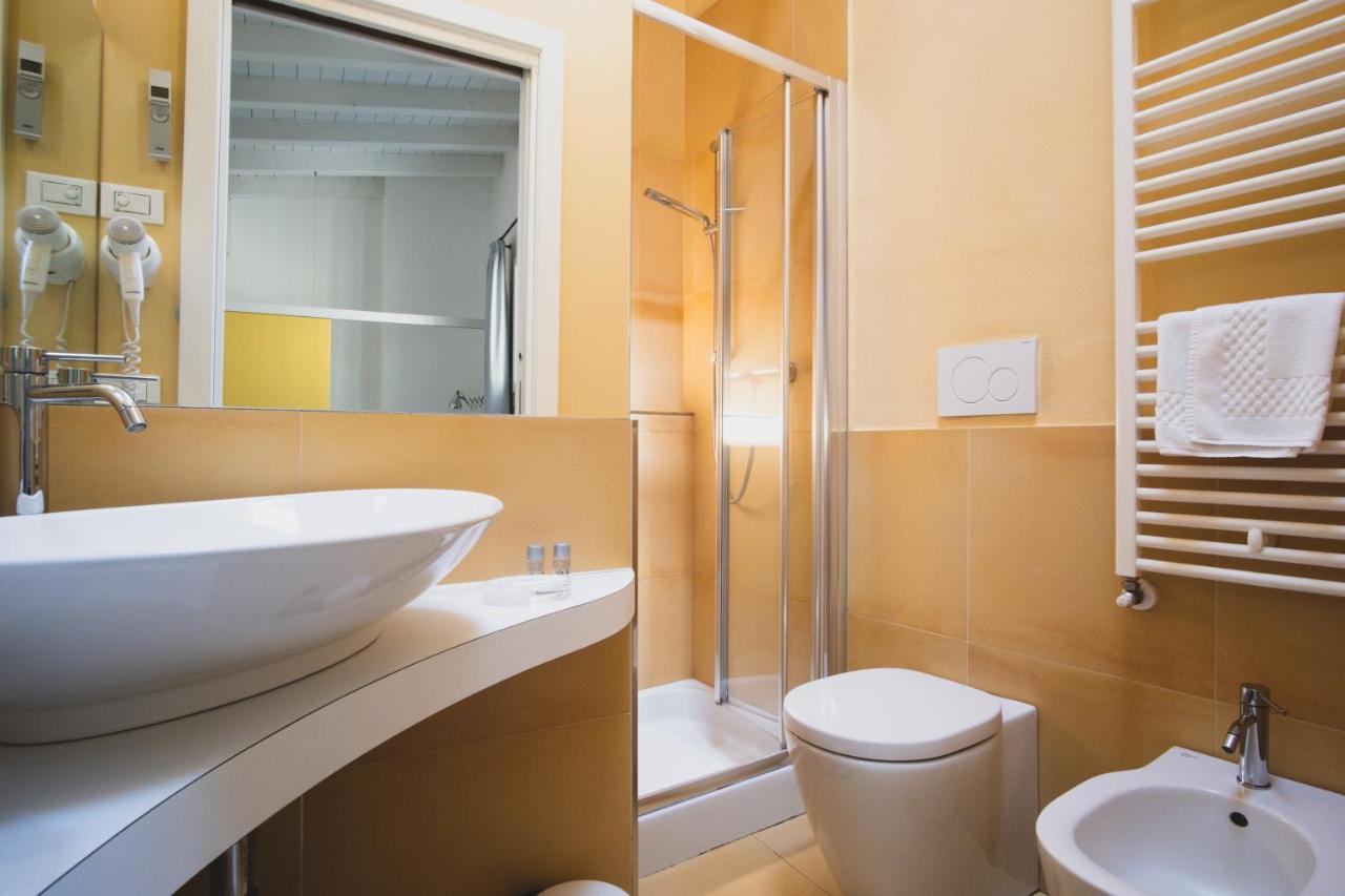 Casa Fola - City Centre Rooms เวโรนา ภายนอก รูปภาพ