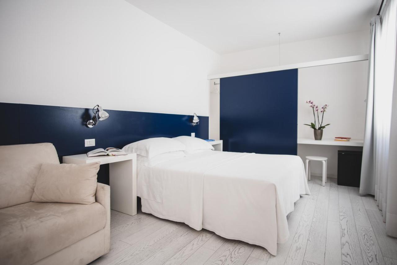Casa Fola - City Centre Rooms เวโรนา ภายนอก รูปภาพ