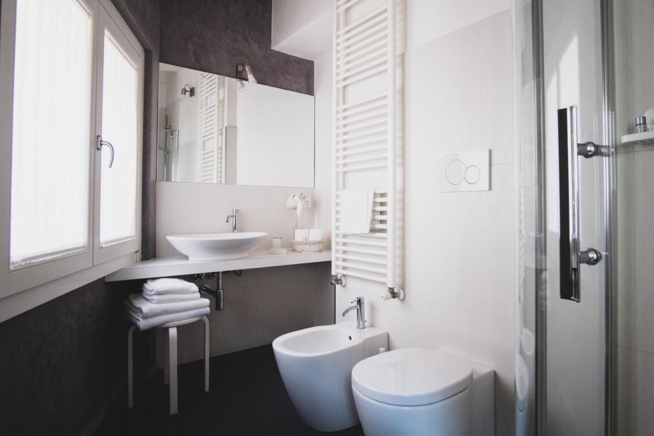 Casa Fola - City Centre Rooms เวโรนา ภายนอก รูปภาพ