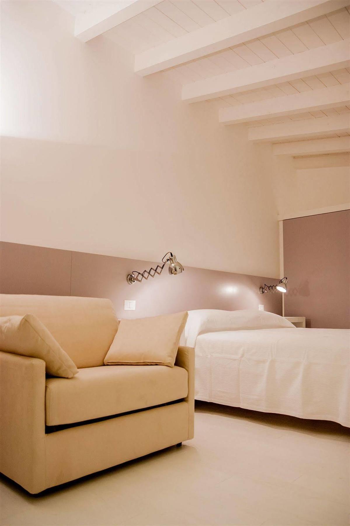 Casa Fola - City Centre Rooms เวโรนา ภายนอก รูปภาพ